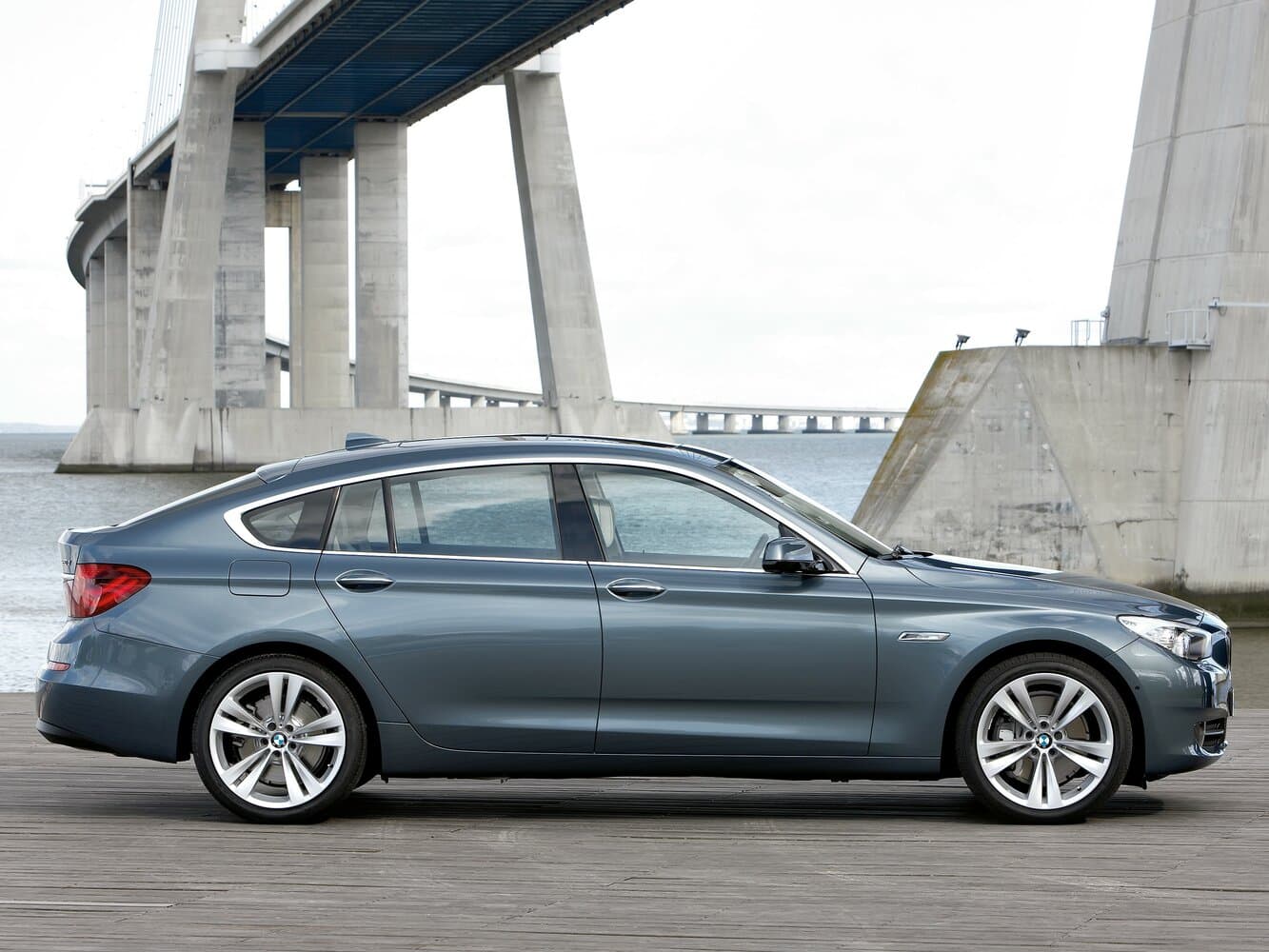 BMW 5 series VI (F10/F11/F07) Лифтбек Gran Turismo, фото 2