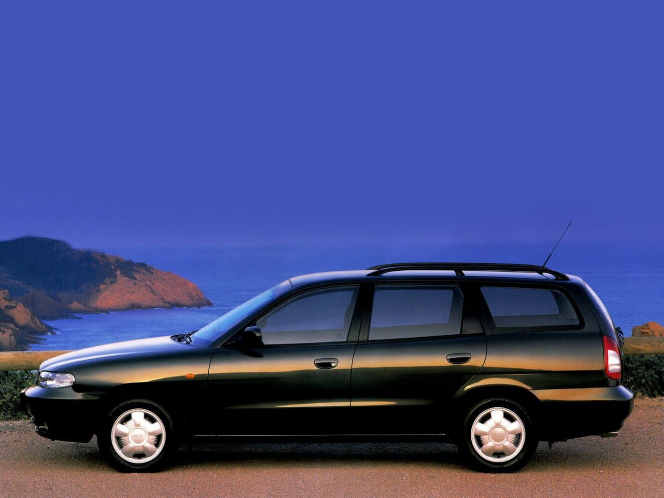 Daewoo Nubira I Универсал 5 дв., фото 2