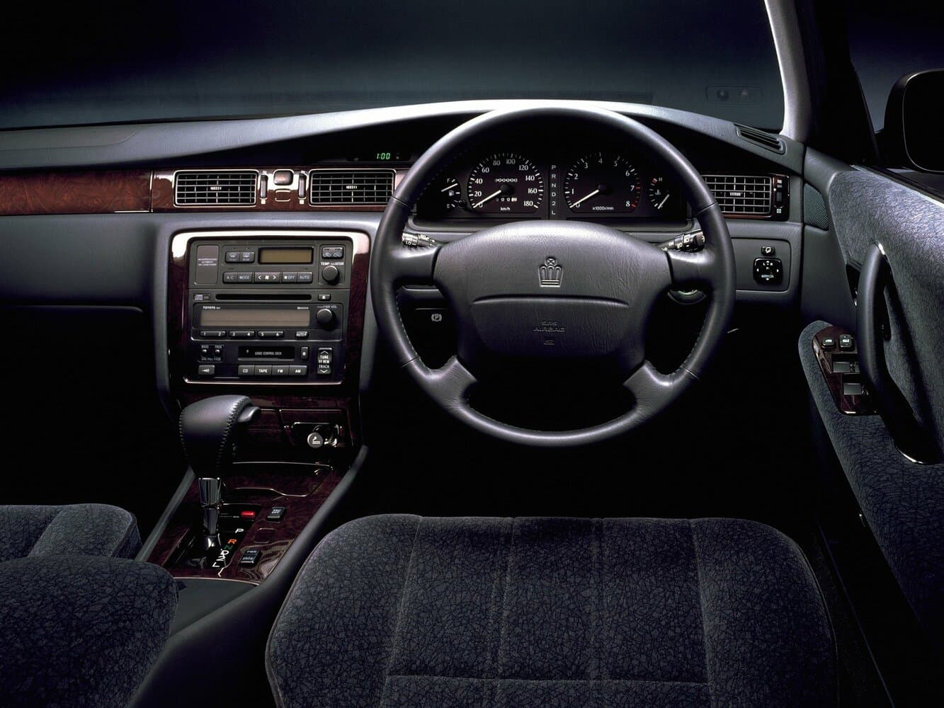 Toyota Crown X (S150) Седан, фото 4