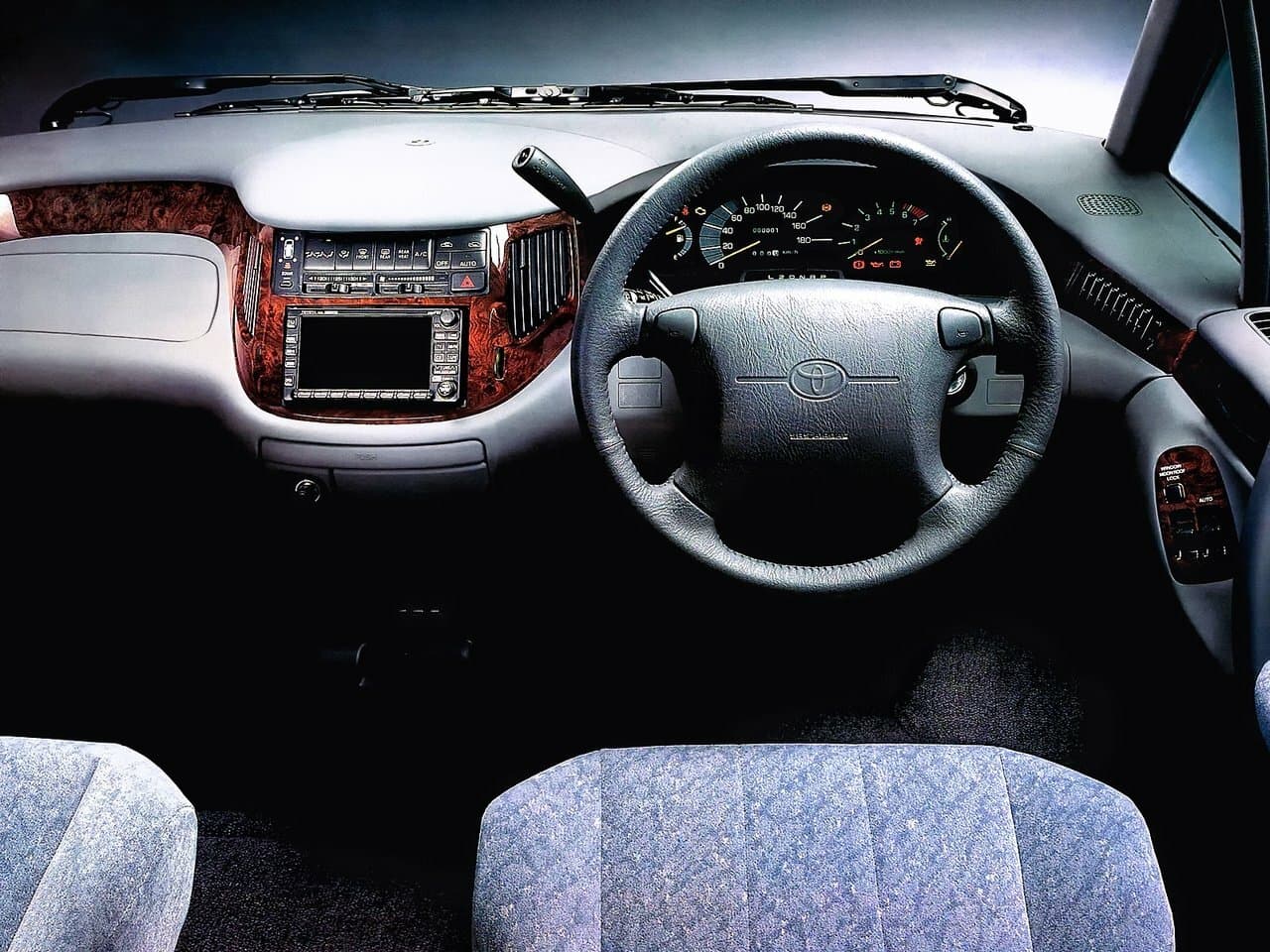 Toyota Estima I Минивэн, фото 3