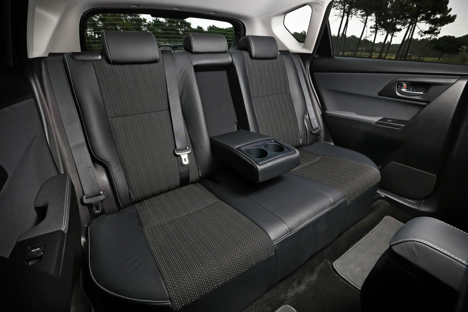 Toyota Auris II Хэтчбек 5 дв., фото 9