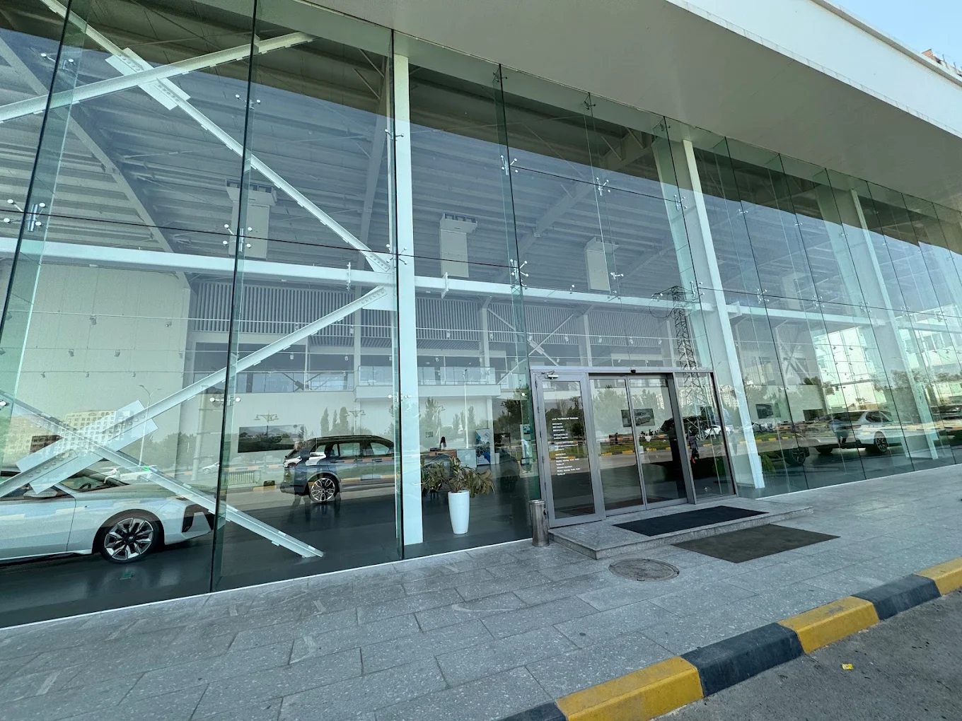 Фото дилера BMW Yas Moharek Tajikistan, фото 2